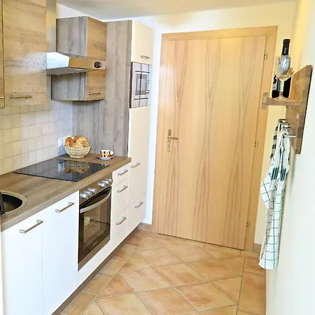 Casa de hóspedes Seeapart Poeder 4*