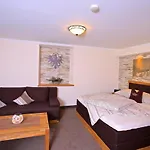 Seeapart Poeder 4*